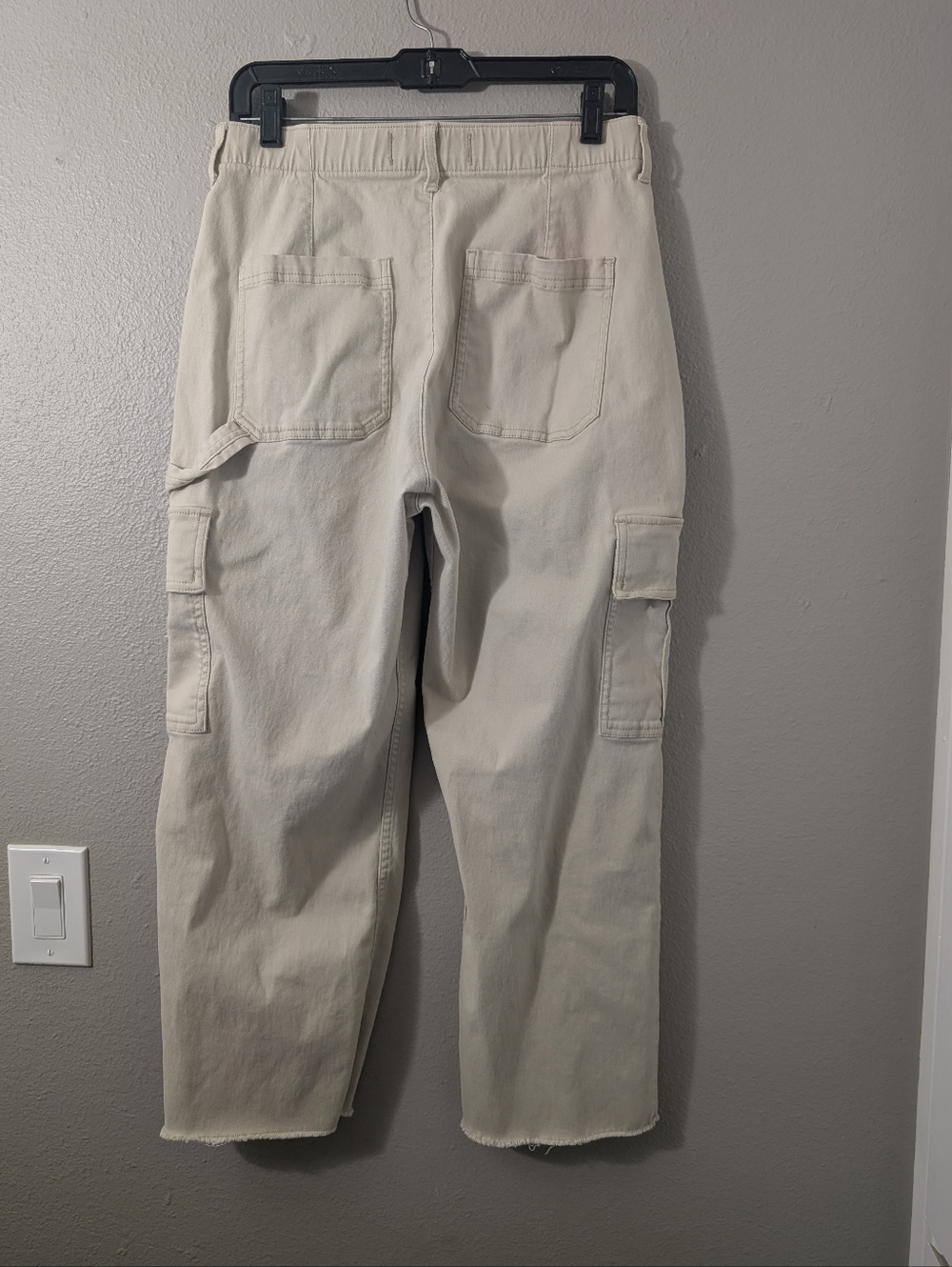 Hollister Ultra High Rise Cargo Pants | Women’s Size Large | Y2K Utility Pants - Picture 3 of 3